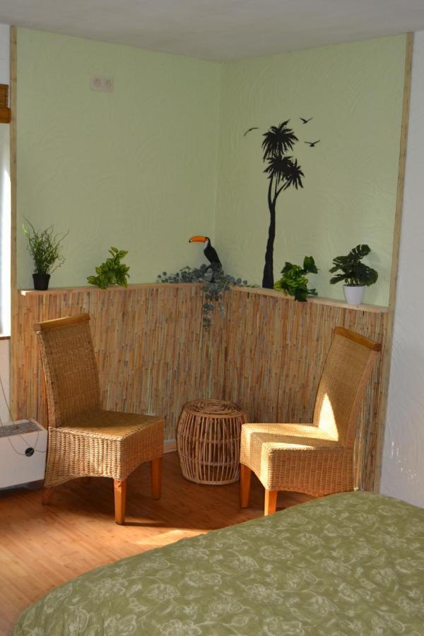 En Chapoisie Bed & Breakfast Ciney Luaran gambar